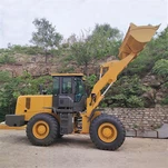 Фронтальний колісний навантажувач вагою 4 тонни з оновленою кабіною